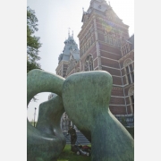 Rijksmuseum - národní muzeum obklopené parkem se sochami předních světových umělců. Rijksmuseum - národní muzeum obklopené parkem se sochami předních světových umělců.