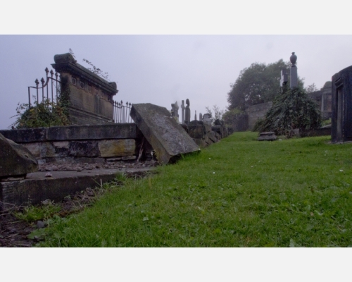 V centru Edinburghu je k vidění několik hřbitovů. Tento se nachází pod vrcholem Calton Hill. V centru Edinburghu je k vidění několik hřbitovů. Tento se nachází pod vrcholem Calton Hill.