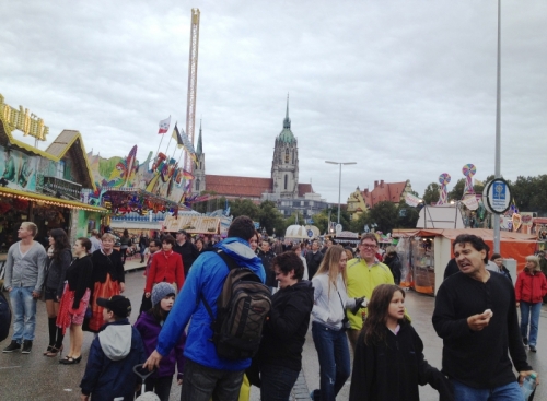 Oktoberfest se koná na Theresienwiese.